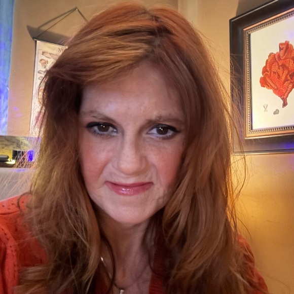 Meet your Posher, Mary Ellen - Picture 5 of 5